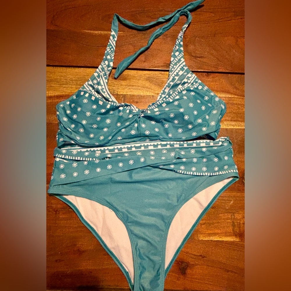 Bathing suit - Picture 2 of 2